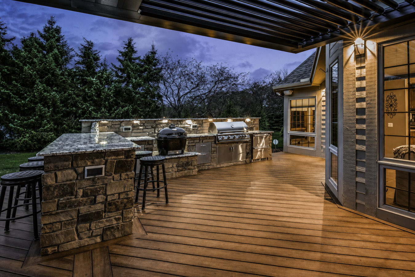 Outdoor kitchen decks