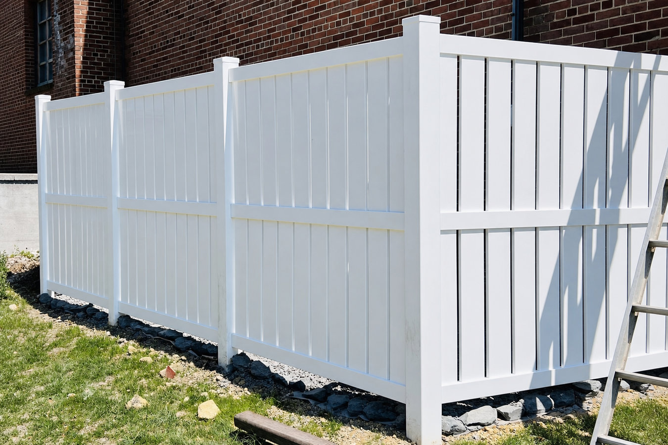 Vinyl fence installation in DeLand, FL